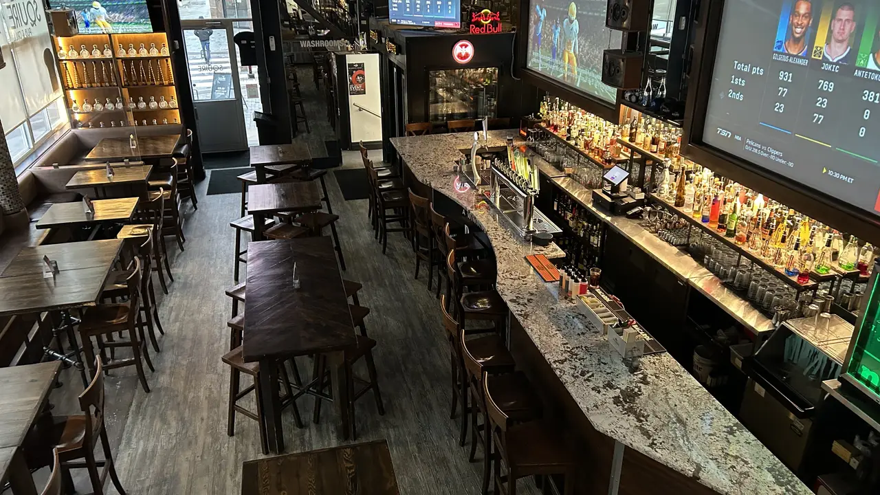 The Squire Pub & Grill, London, ON