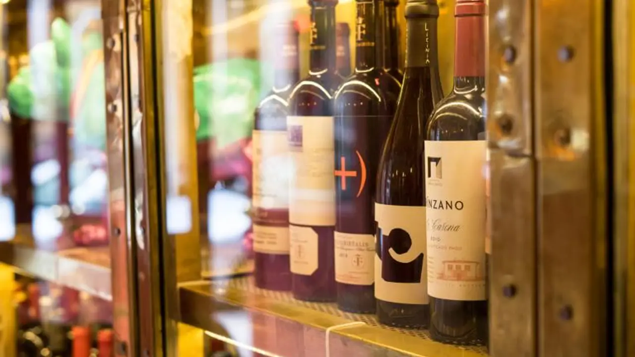 Marcelino, Vinos y Ultraporcinos (La Cava), Madrid, Madrid