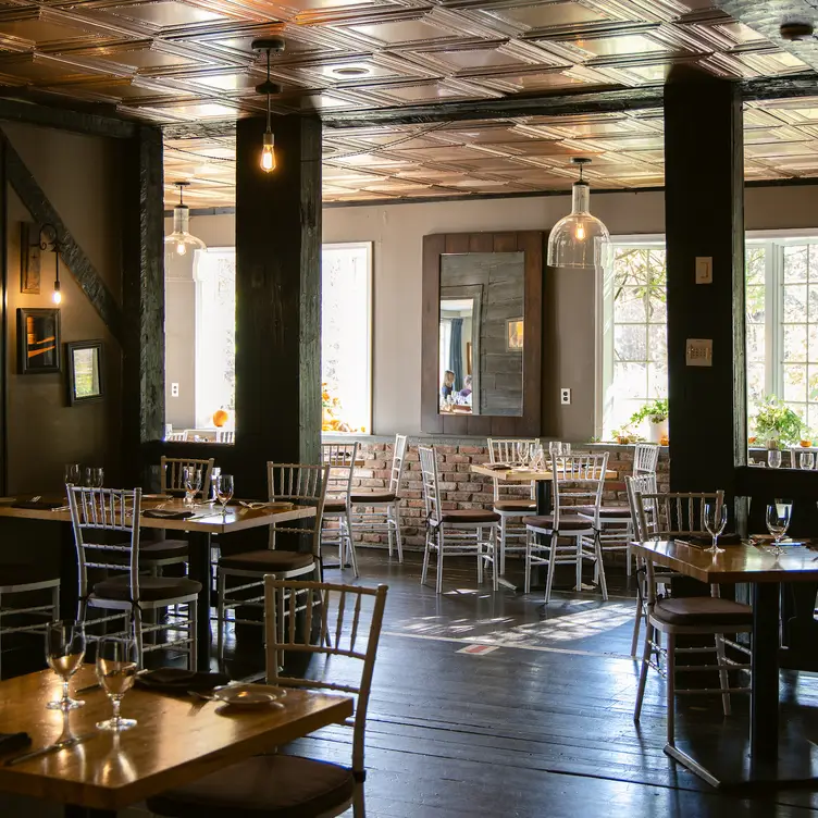 The Tap Room - The Kittle House Inn, Chappaqua, NY
