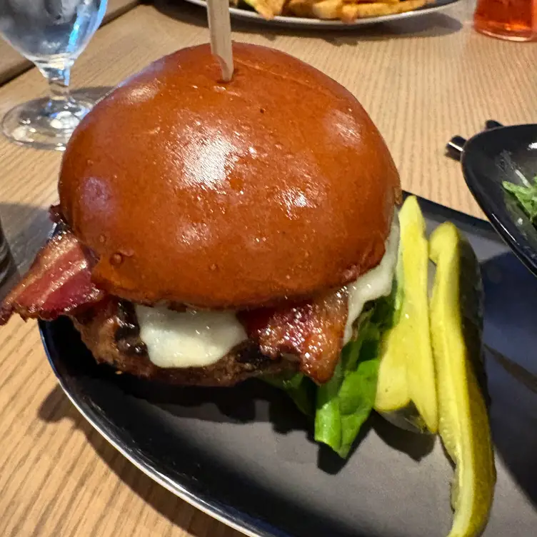 Hull & Mason Bar and Kitchen, Quincy, MA