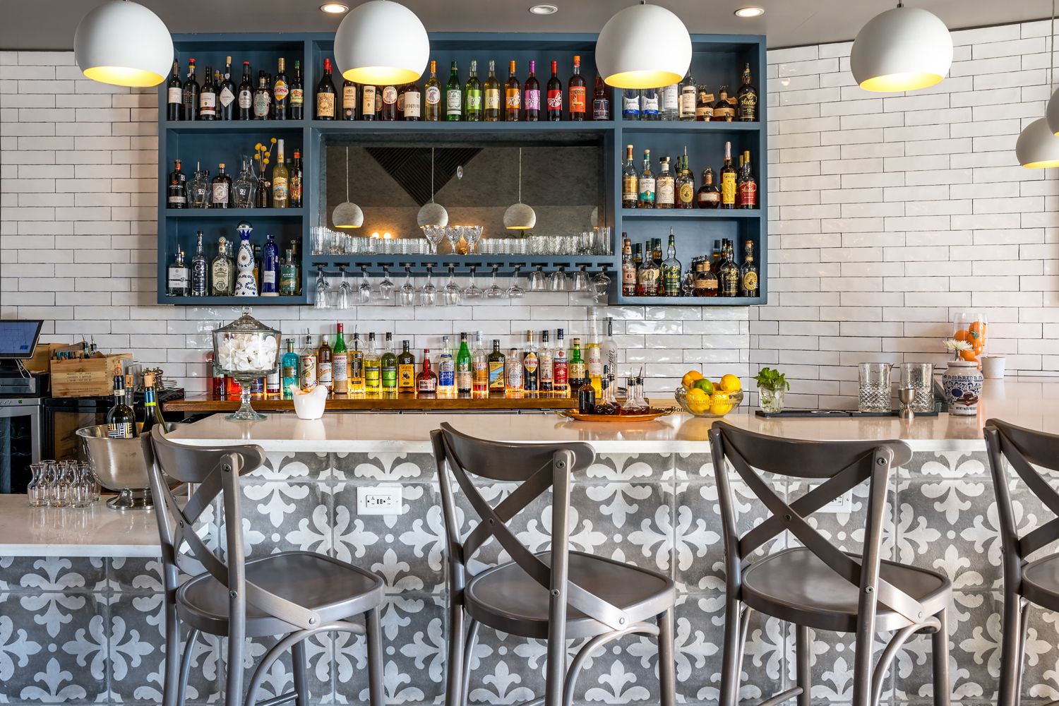 MoMo Italian Kitchen Lake Highlands interior