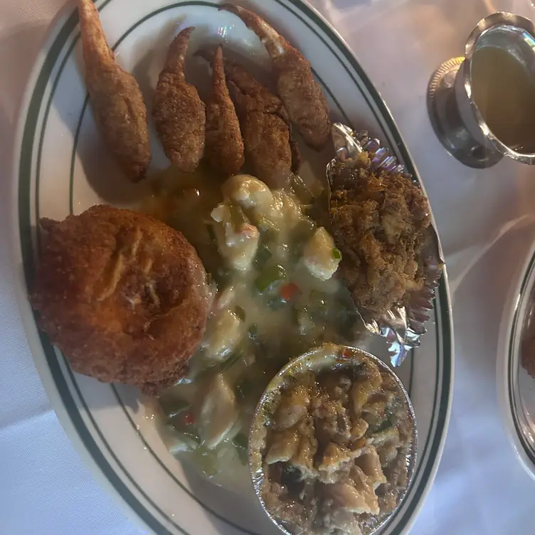 Poor Boy's Riverside Inn, Broussard, LA