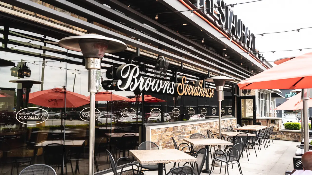 Browns Socialhouse - Langley - Langley Centre BC Langley
