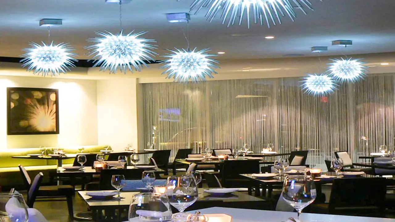 Trio Restaurant and Bar – Novotel Toronto North York, North York, ON