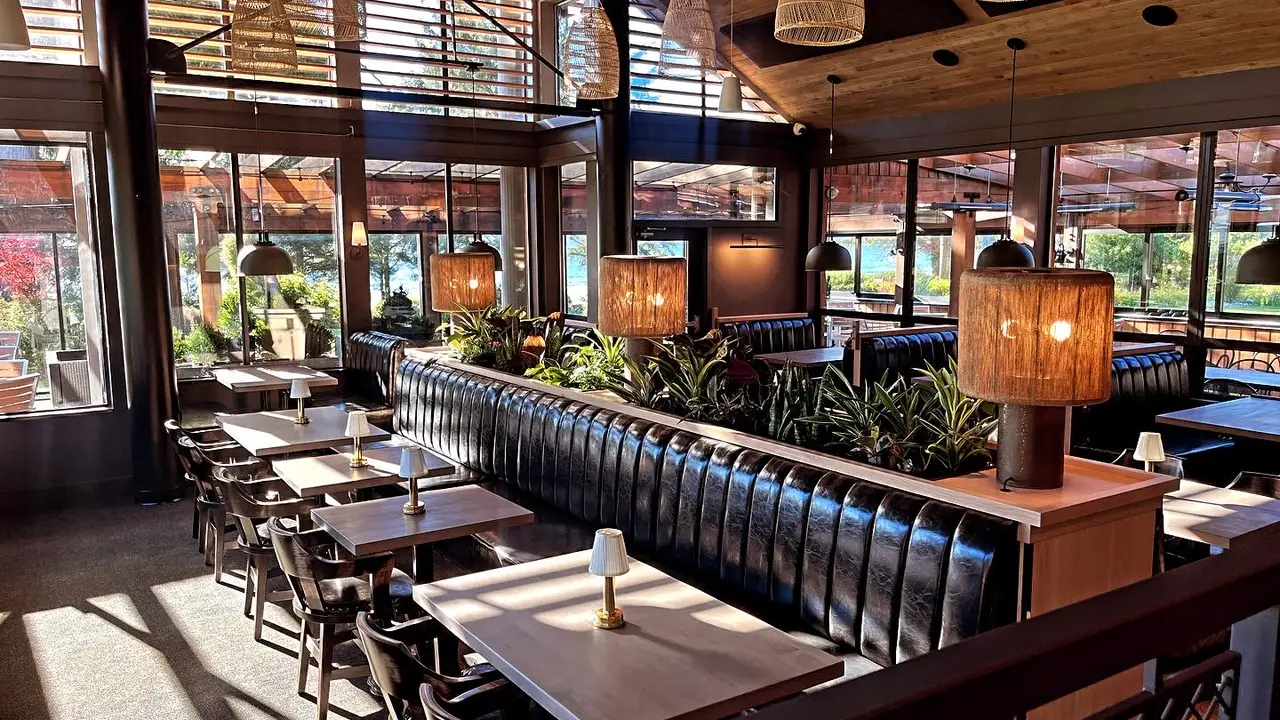 Browns Socialhouse - Tofino, Tofino, BC