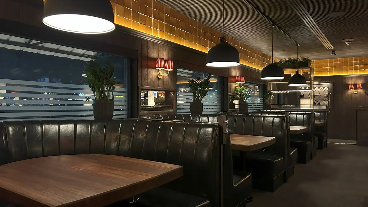 Browns Socialhouse Cambridge ON Cambridge