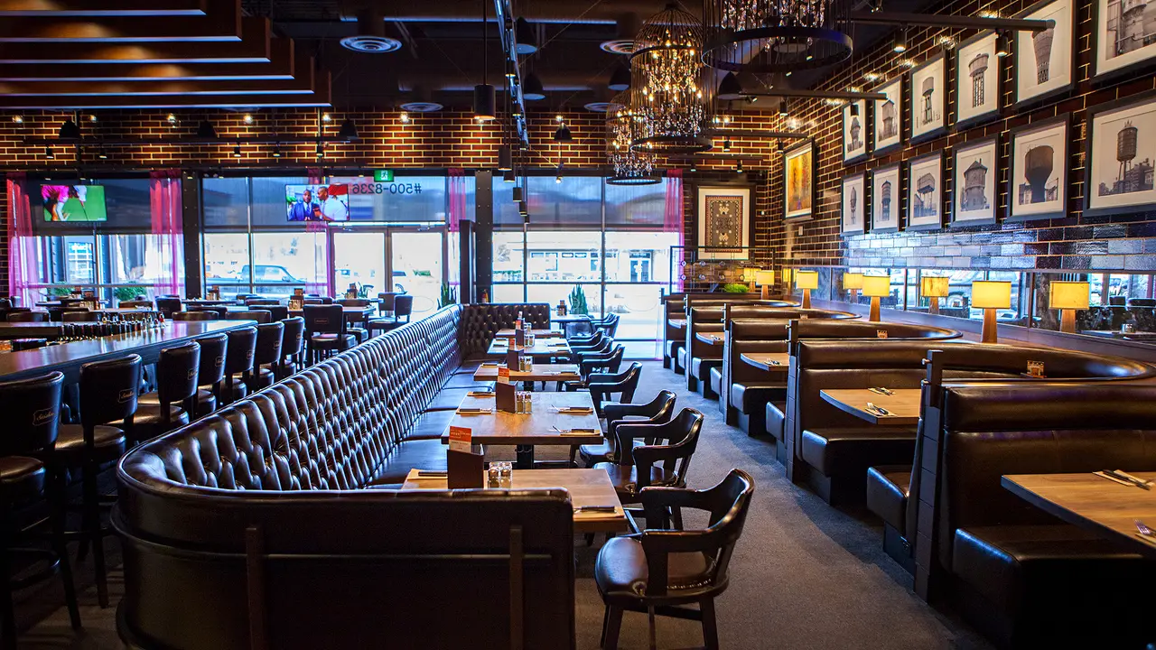 Browns Socialhouse - Chilliwack - Eagle Landing, Chilliwack, BC