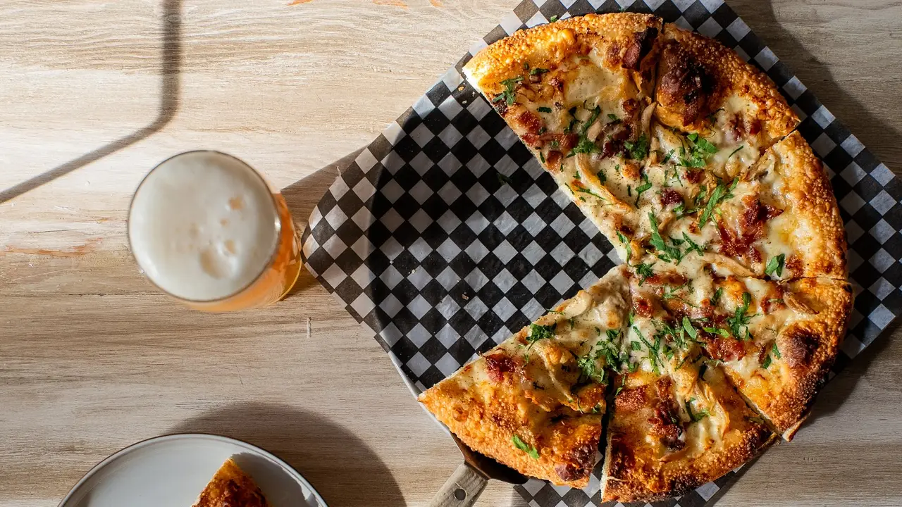 Acme Pizza & Pasta Co., Calgary, AB