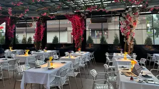 Una foto del restaurante Lulu Mediterranean Grill - Englewood