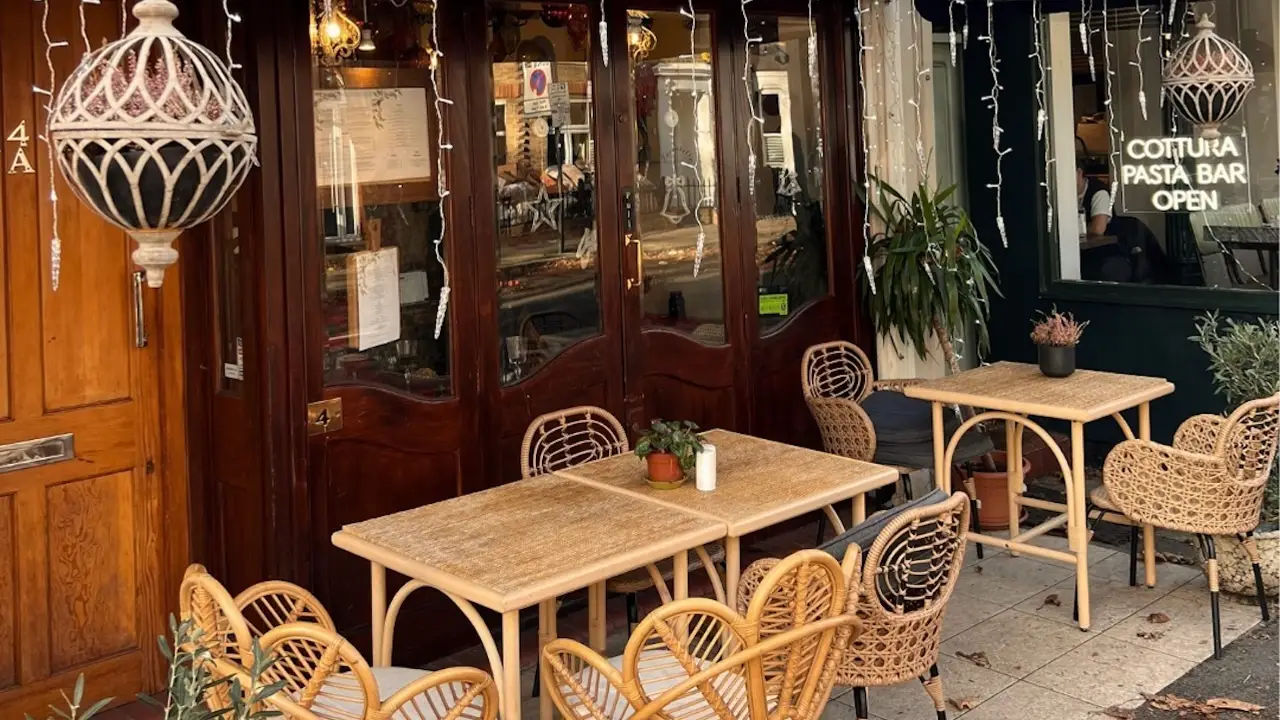 Tarantella, London, Greater London