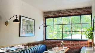 Una foto del restaurante Mill & Main Restaurant