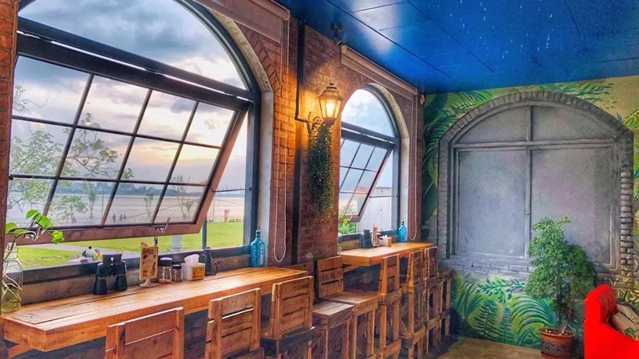 Pallet Bistro•木棧板餐廳, Tamsui District, TPQ