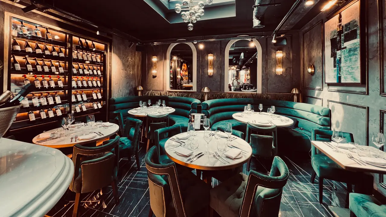 Steaks, Sea Food, Pastas - Solus Restaurant &amp; Bar - Solus Kitchen & Bar, London, United Kingdom, England