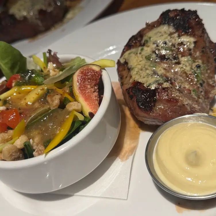 Union Social Eatery St. Clair, Toronto, ON