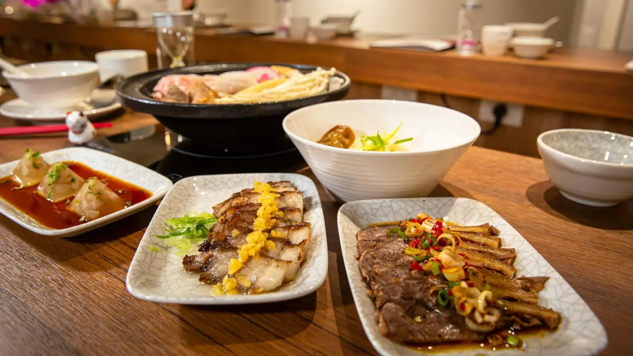 團圓-頂級酸菜白肉鍋, Taipei City, TPE