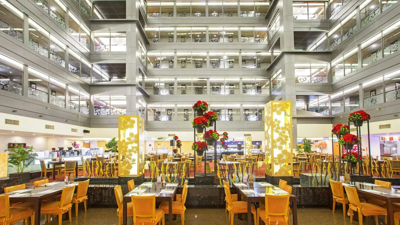 耐斯王子大飯店 萬國百匯餐廳, Chiayi City, CYI