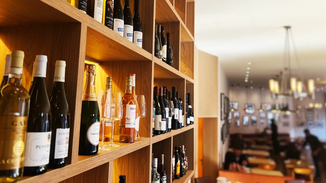 Bar - The Royal Quarter, London, 