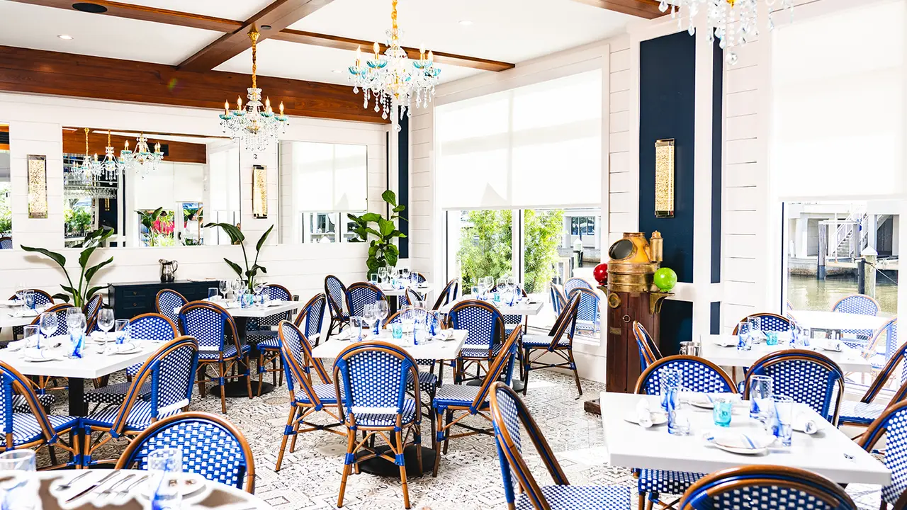 The Syren Oyster & Cocktail Bar, Naples, FL