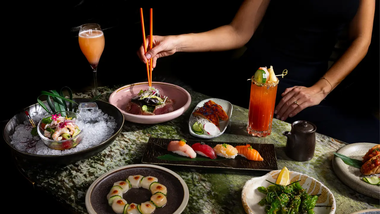 The Lobby Lounge and RawBar, Vancouver, BC