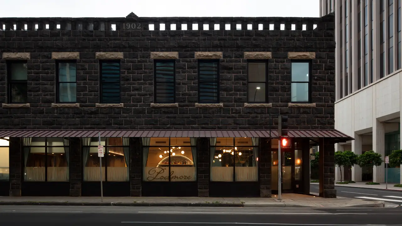 Quality Comfort Food and World-Class Cocktails - Podmore HI Honolulu