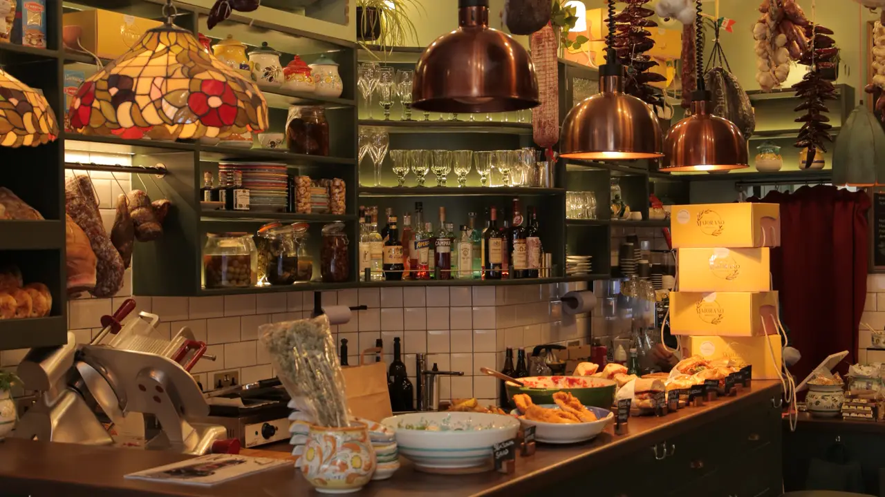 Counter - Benvenuti Food Boutique, London, Greater London