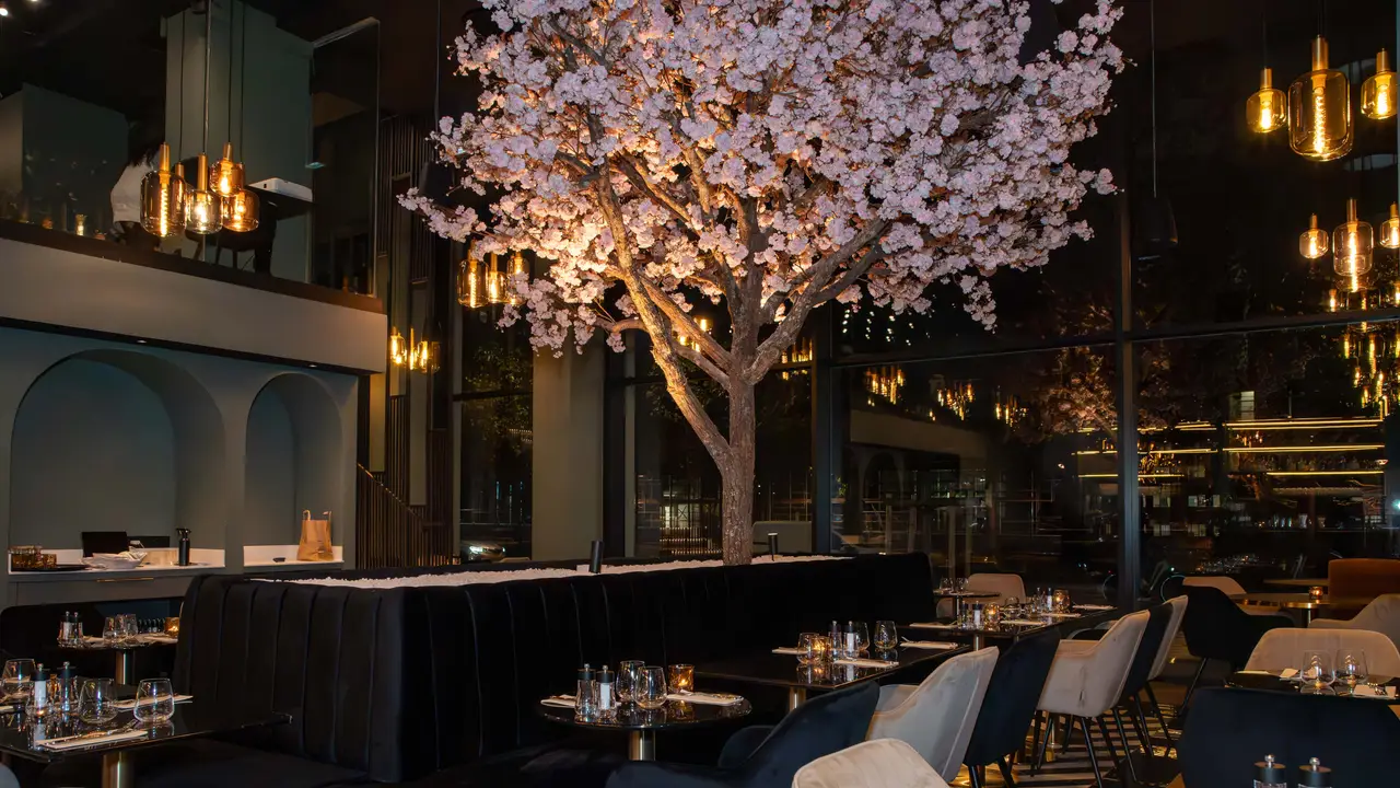The Tree, Paris, Ile-de-France