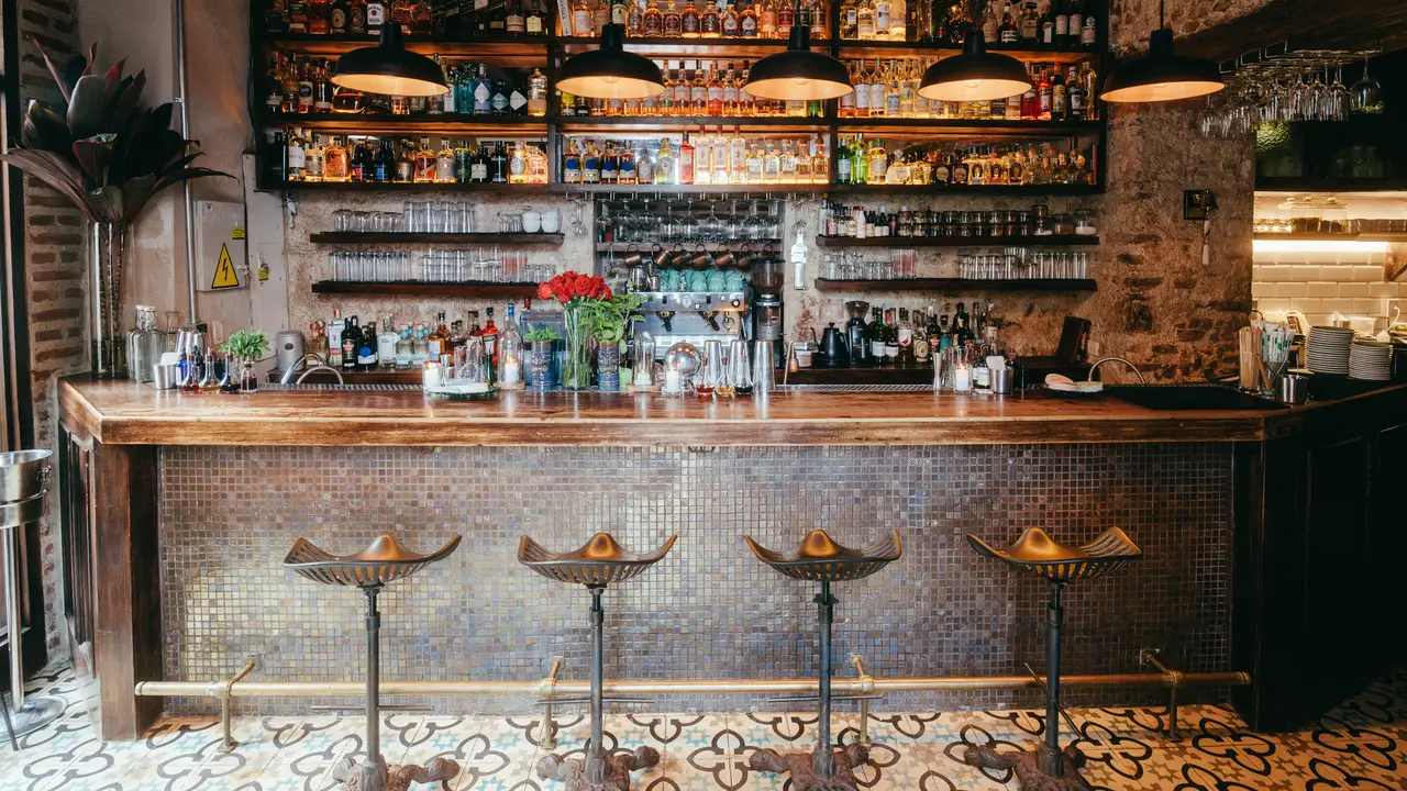 El Barón: la barra - EL BARÓN - Cafe & Liquor Bar, , 