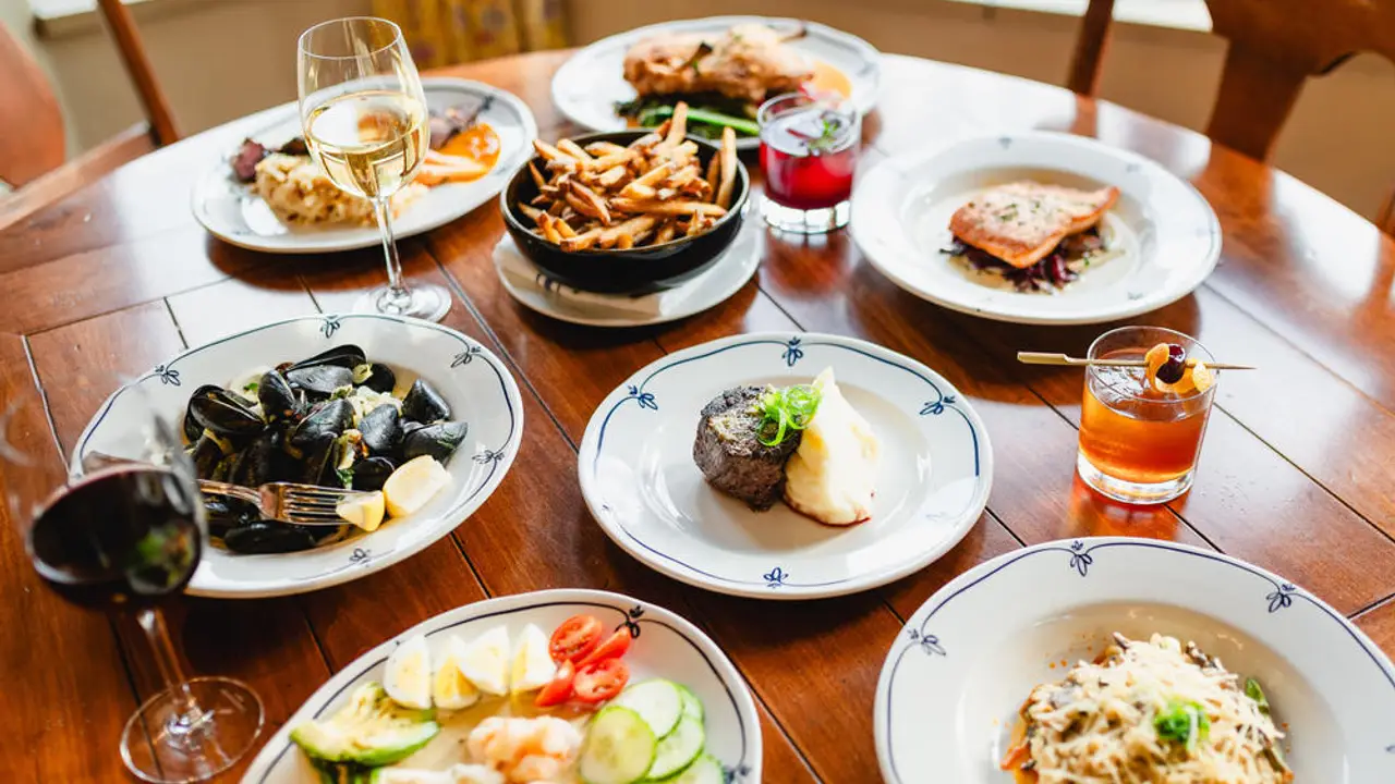 Tria Restaurant, Bar & Event Center MN North Oaks