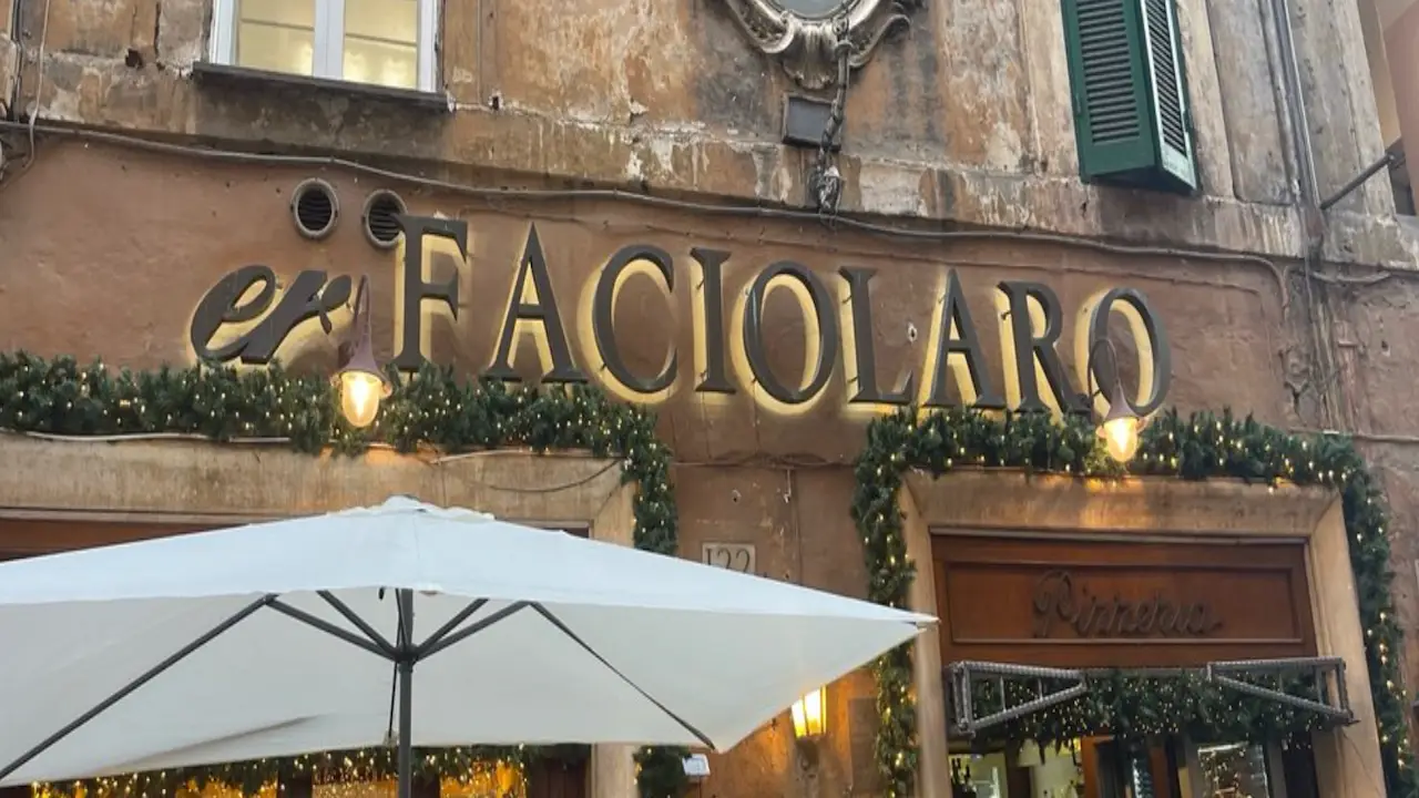 Screenshot -- At - Er Faciolaro, Roma, Citta metropolitana di Roma Capitale