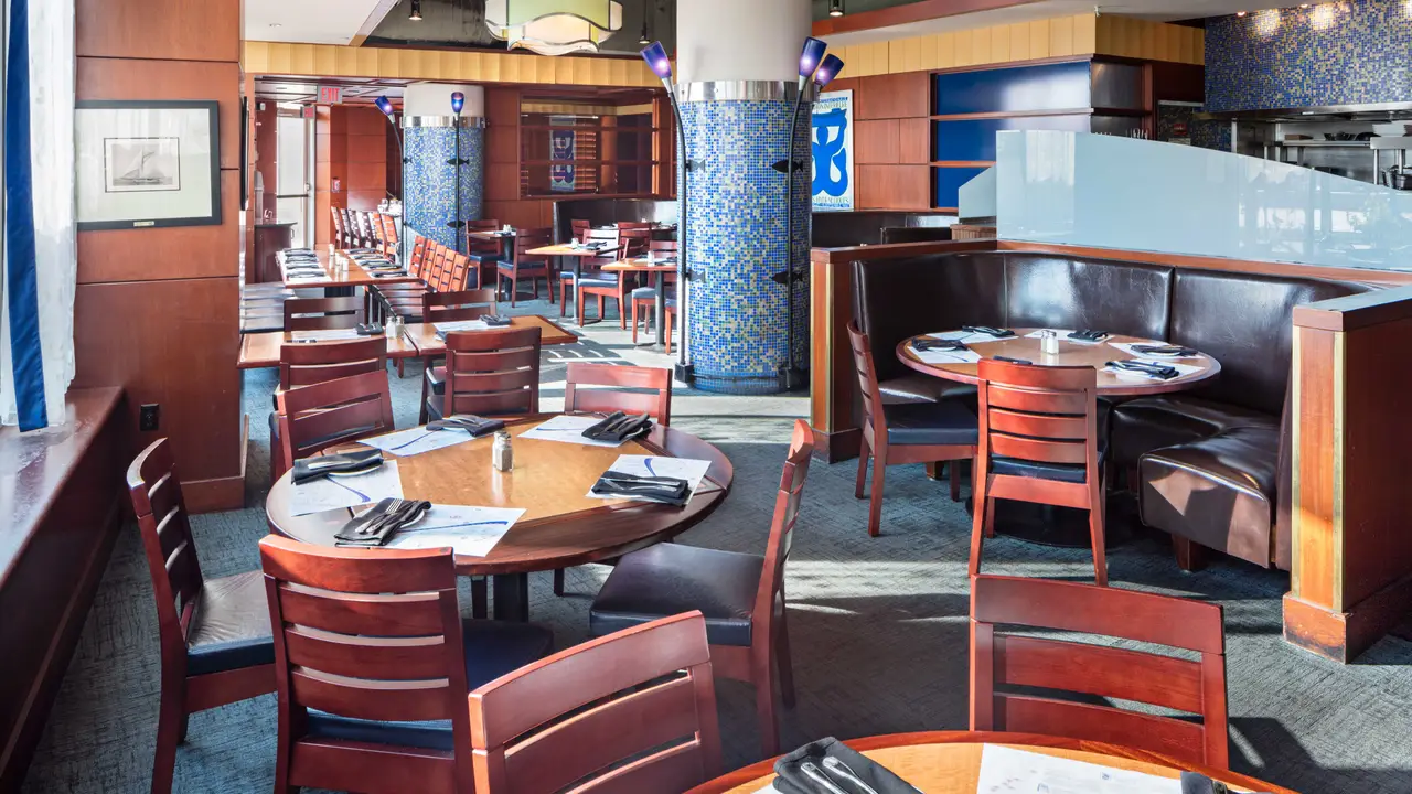 Legal Sea Foods - Long Wharf, Boston, MA