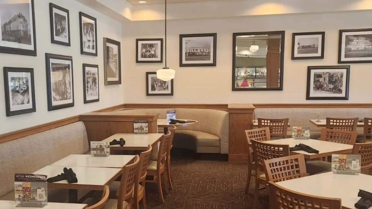 Nordstrom Grill – Nordstrom Park Meadows, Lone Tree, CO
