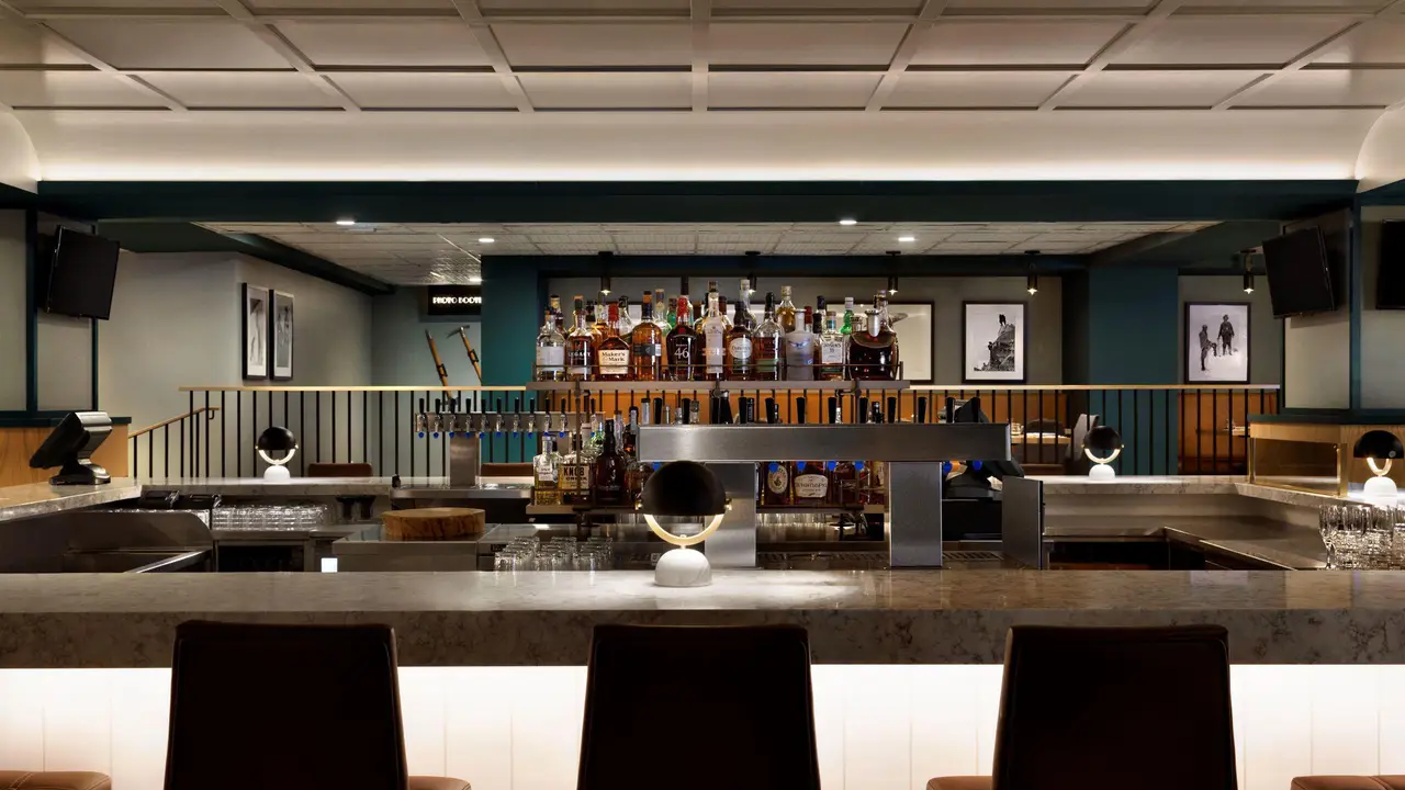 Alpine Social, Lake Louise, AB