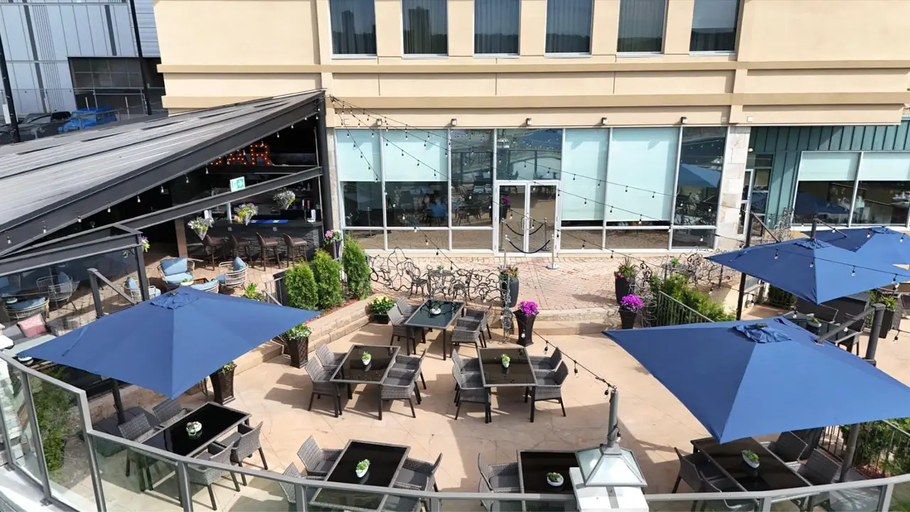 Riverside Bistro - Courtyard by Marriott Edmonton, Edmonton, AB