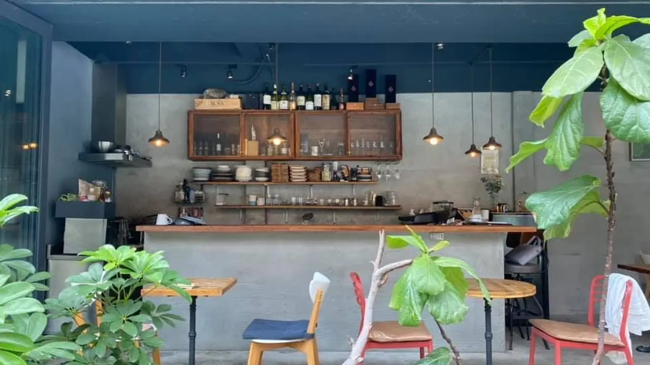 AW Cafe Wine Bistro, Taipei City, 