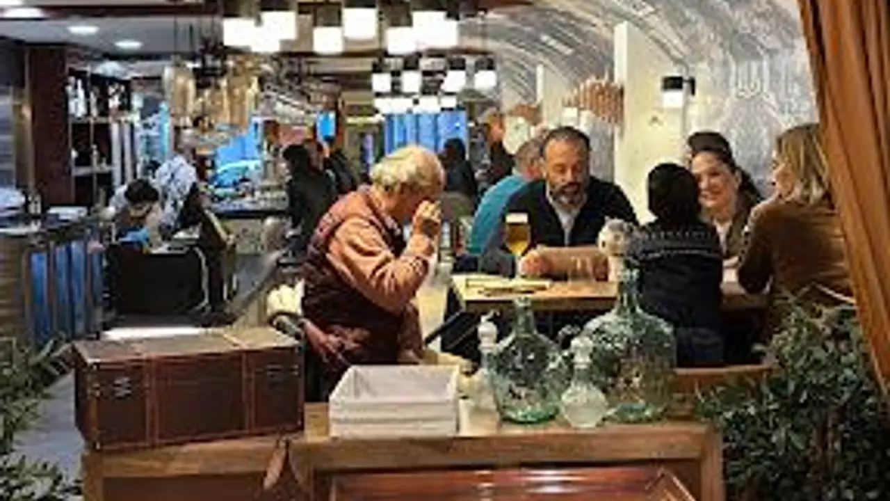 El Bicho que Picó al Tren, Granada, Granada