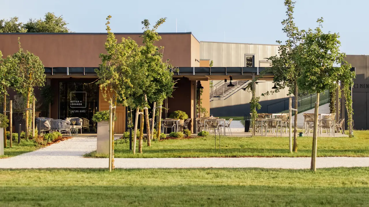 Front terrace - Meneghetti Winery – Wine Lounge, Bale, Istarska zupanija