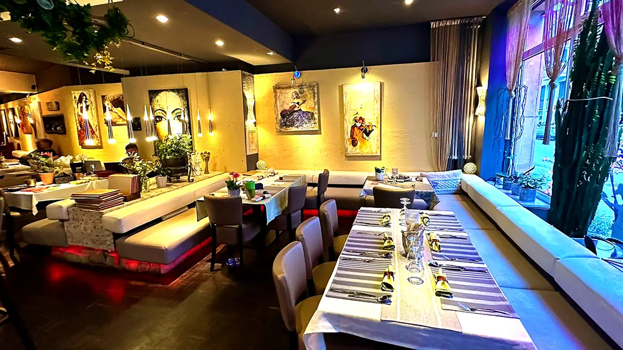 Restaurant Innenbereich - MaXimA – Feines Polnisches Restaurant, Köln, NW