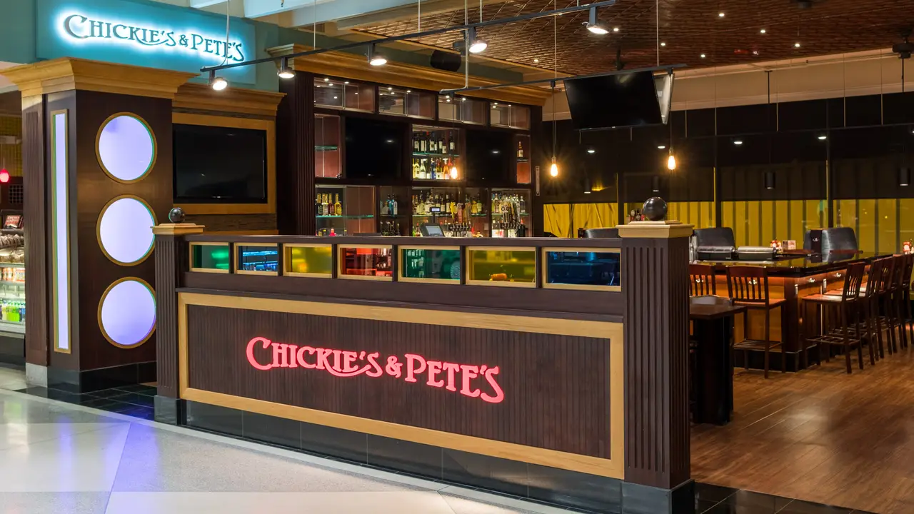 Chickie’s & Pete’s - PHL Airport Terminal E, Philadelphia, PA