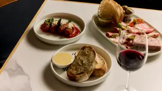 Una foto del restaurante The Cliveden Bar & Dining