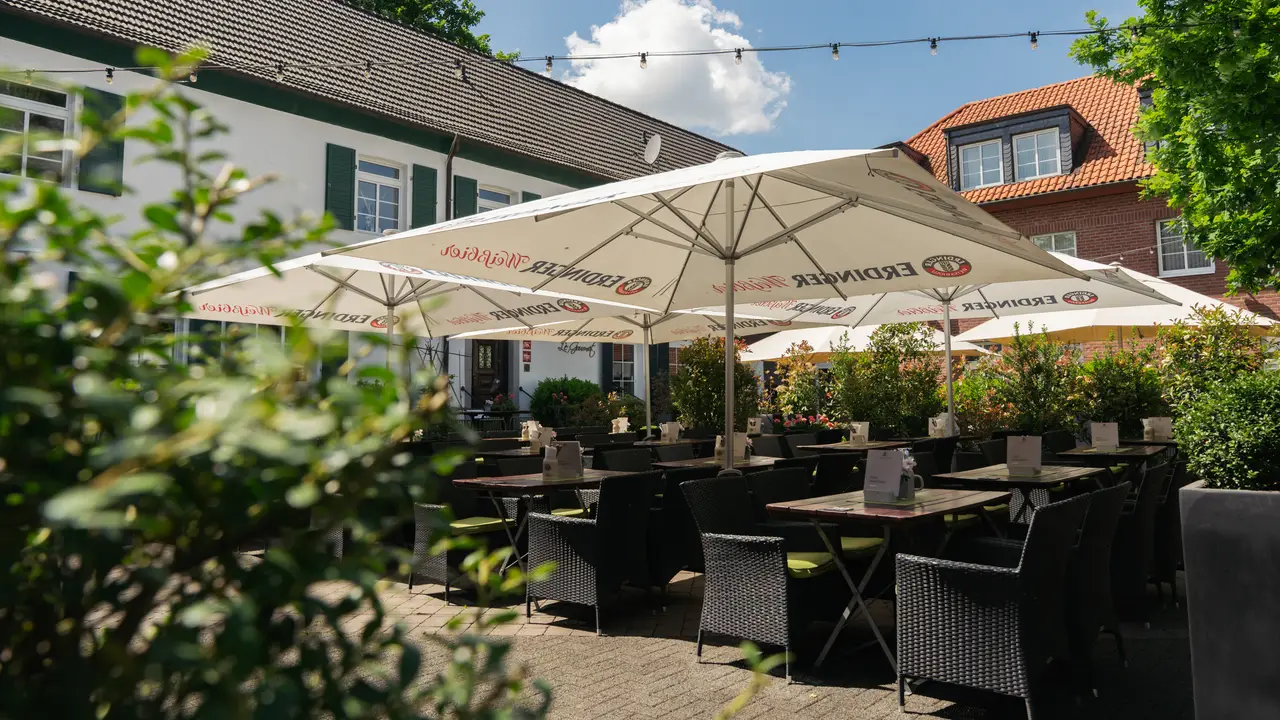 Biergarten im CLOSTERMANNS HOF, Niederkassel, NW