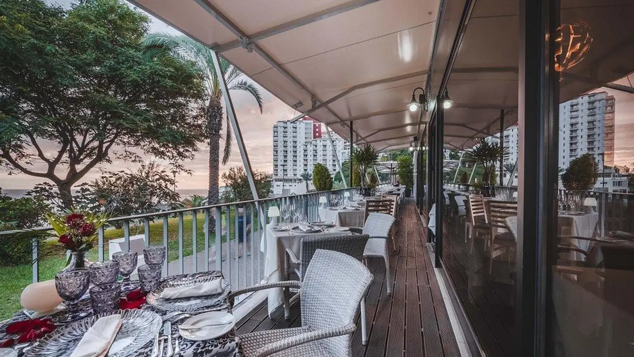 Legacy Lounge Bar & Restaurant, Funchal, Funchal