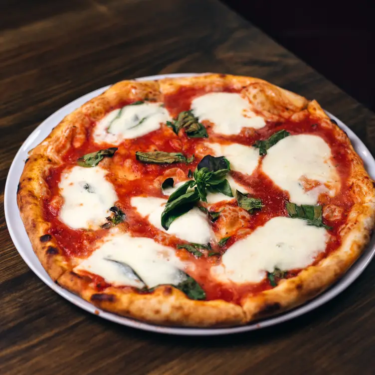  Pizza Margherita. - Il Forno a Legna, McAllen, TX