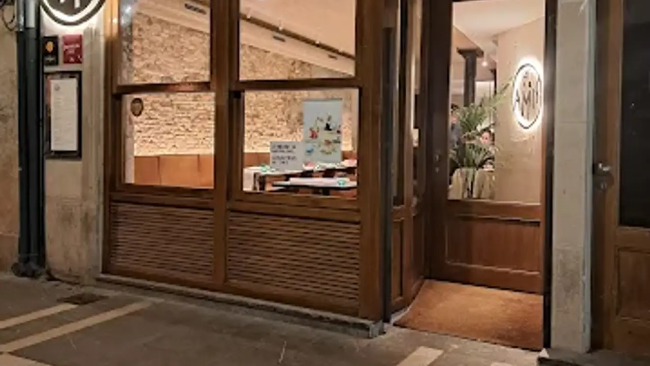 Les Amis, Pamplona, Navarra