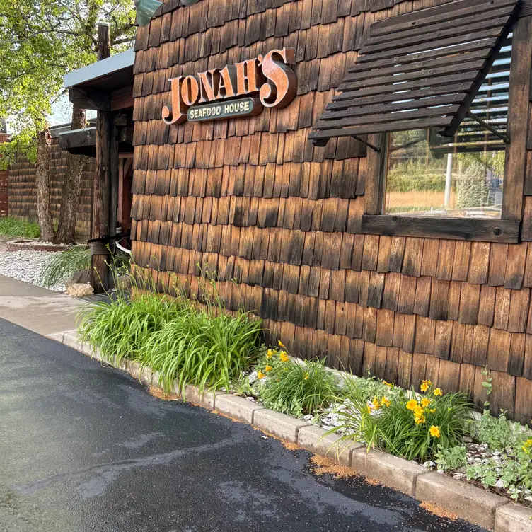 Jonah's Seafood House, East Peoria, IL
