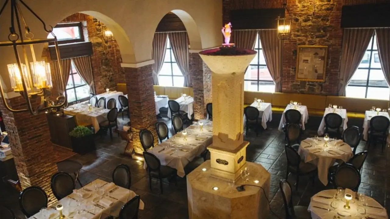 Restaurante Italiano Mayaguez  - Julio César, Mayagüez, PR