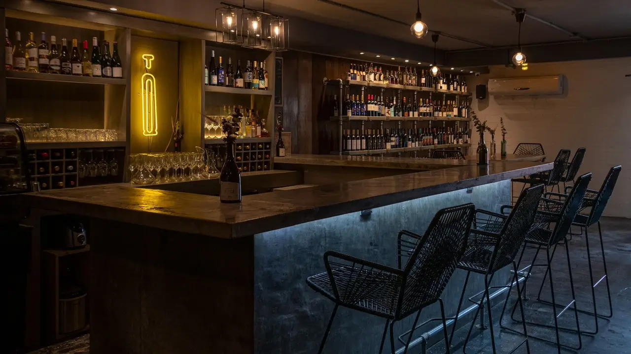 Café y Winebar sin pretensiones  - Invino Cava & Copeo, Monterrey, NLE