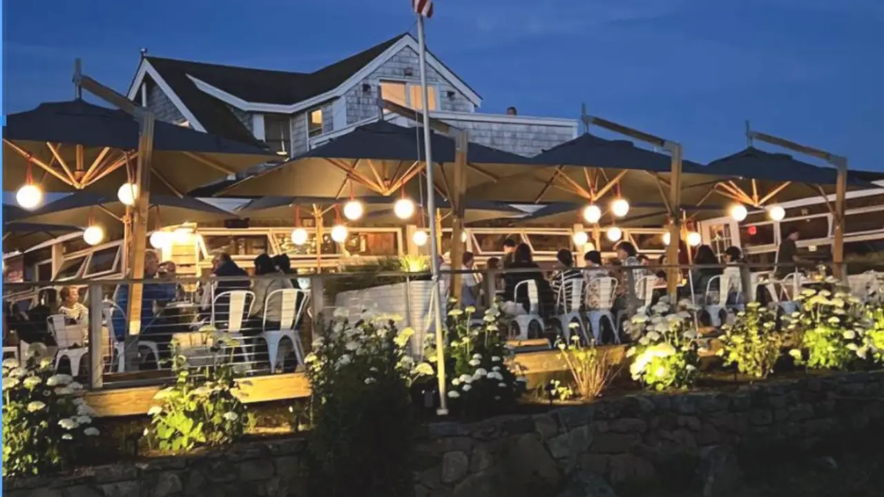 The Homeport Restaurant and Oyster Bar, Chilmark, MA
