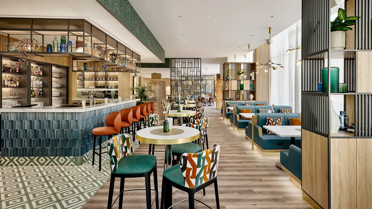 Kitchen & Bar at Courtyard Berlin, Berlin, BE