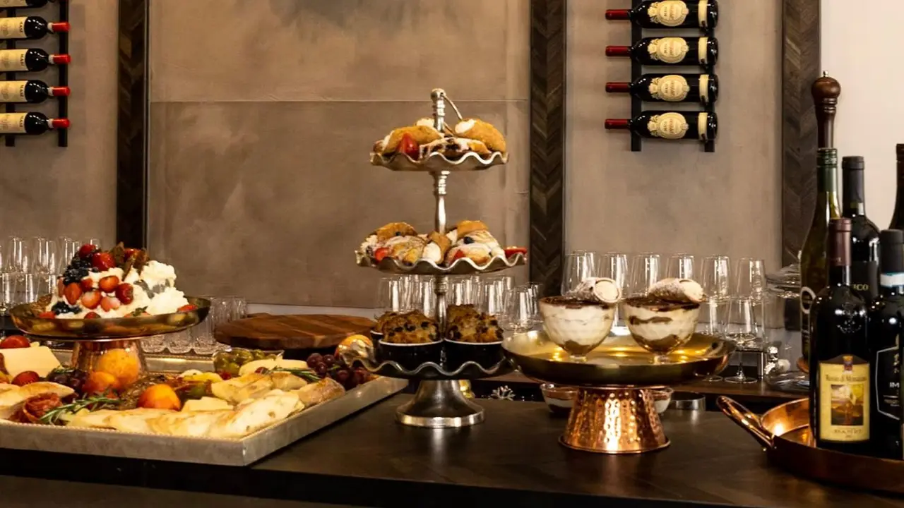 Laviché Café | Charcuterie | Wine | Italian Food, Thunder Bay, ON
