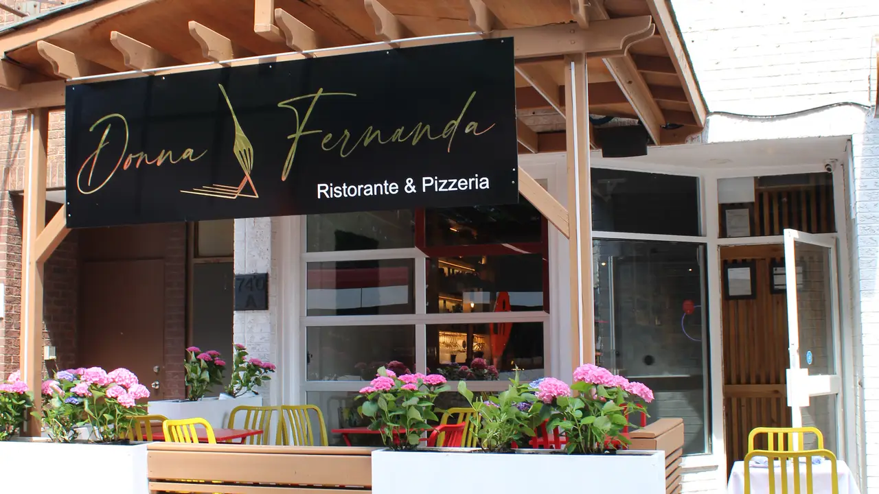 Donna Fernanda, Toronto, ON